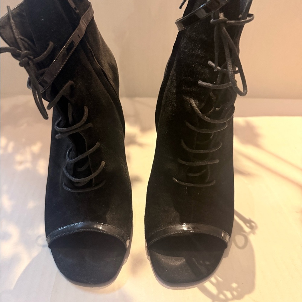 SAINT LAURENT BLACK SUEDE BOOTIES